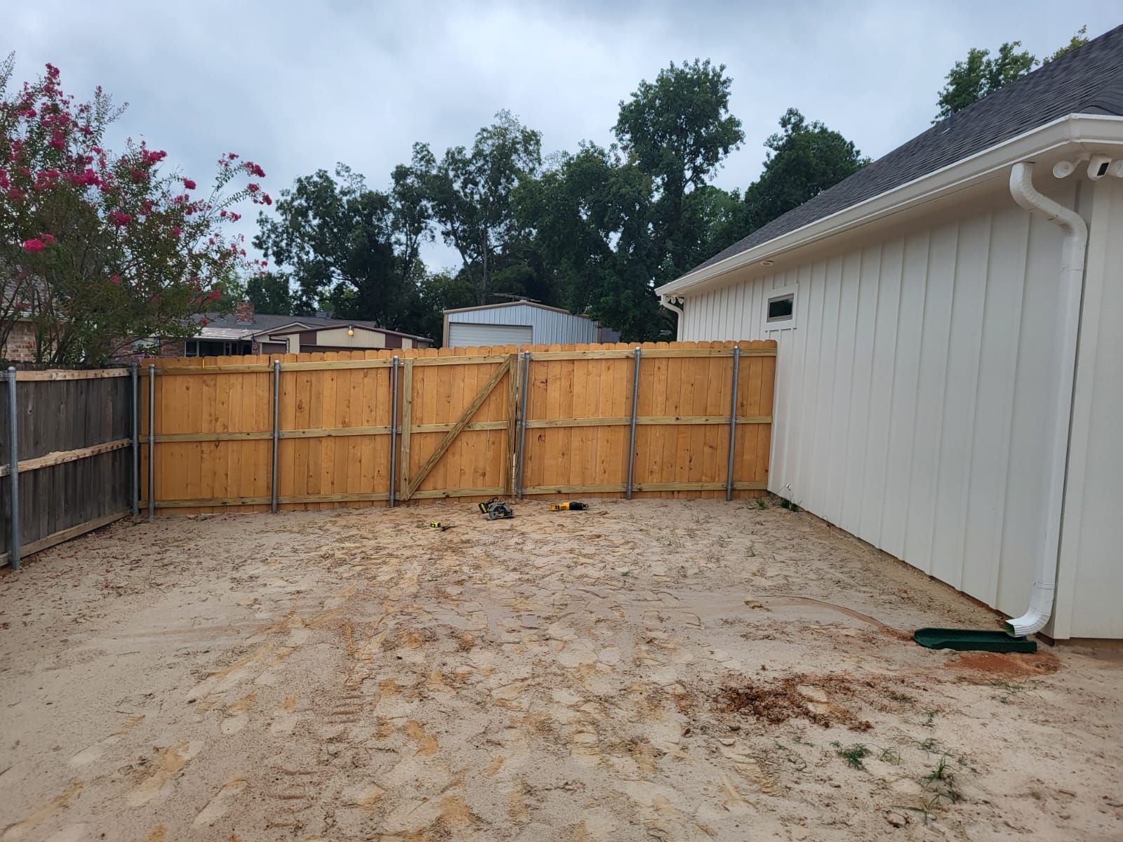 cwg fence and decks fencing