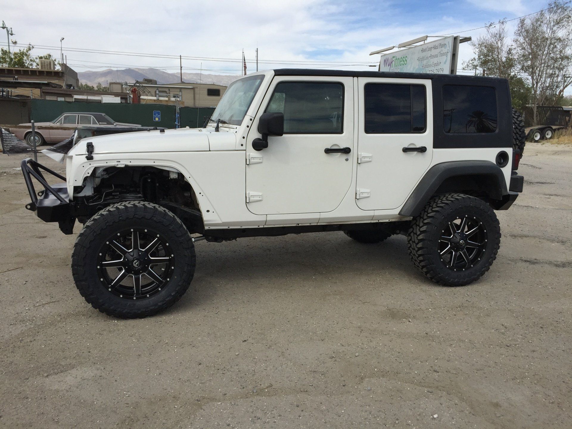 Jeep in white color
