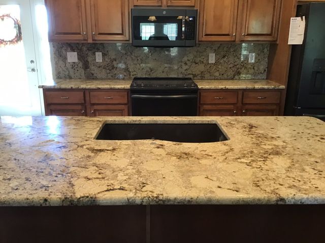 Traditional Kitchen Remodel by Bluegrass Marble & Granite project photo 3