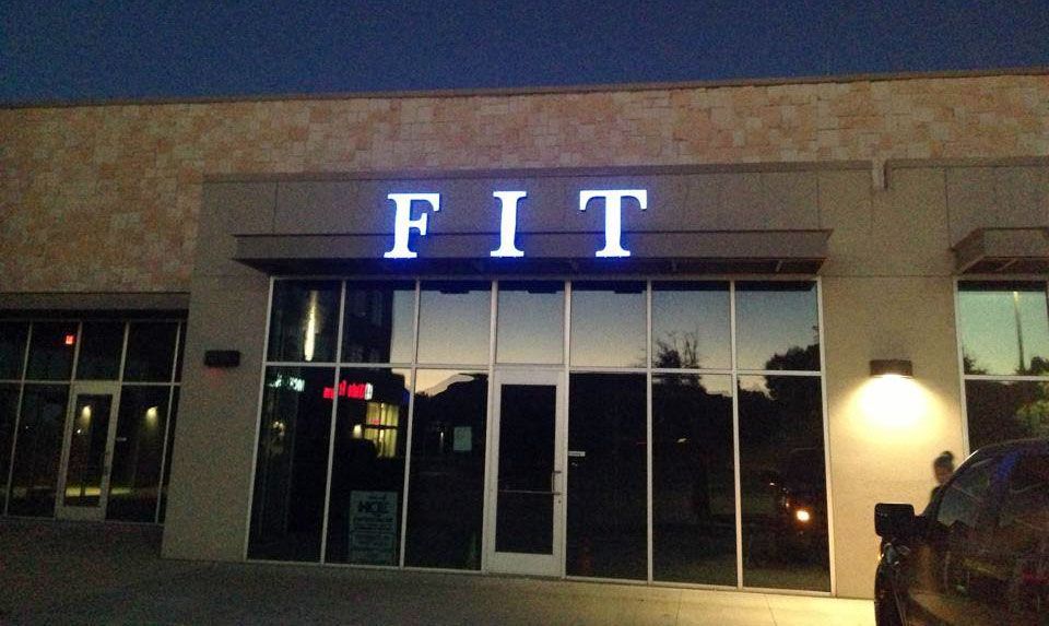 A building that has the word fit on it
