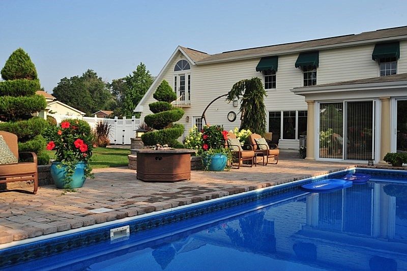 Swimming Pool Hardscaping