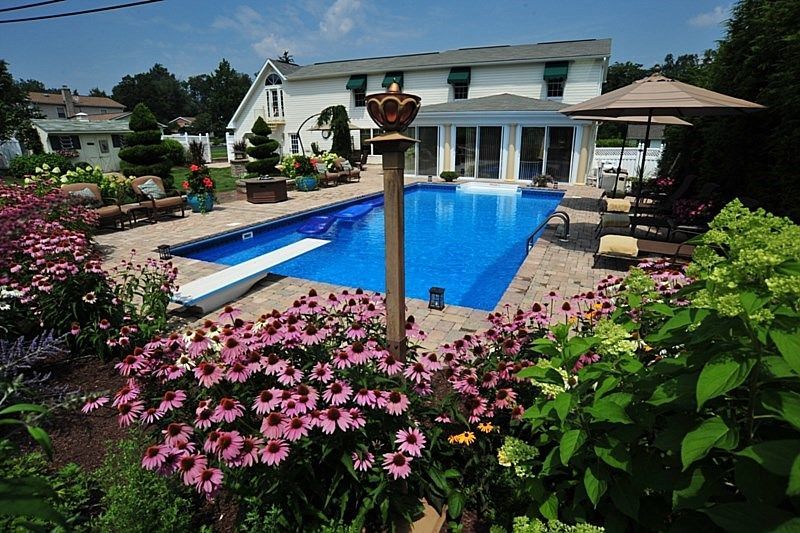 Swimming Pool Hardscaping