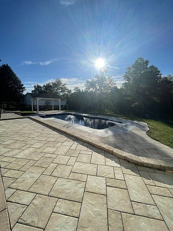 Swimming Pool Hardscaping