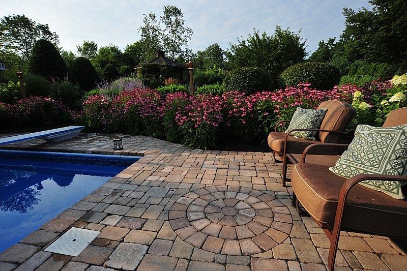 Swimming Pool Hardscaping