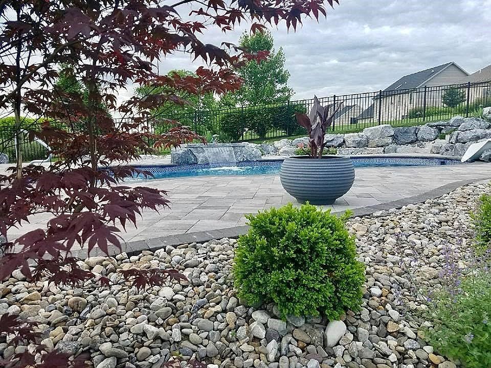 Swimming Pool Hardscaping