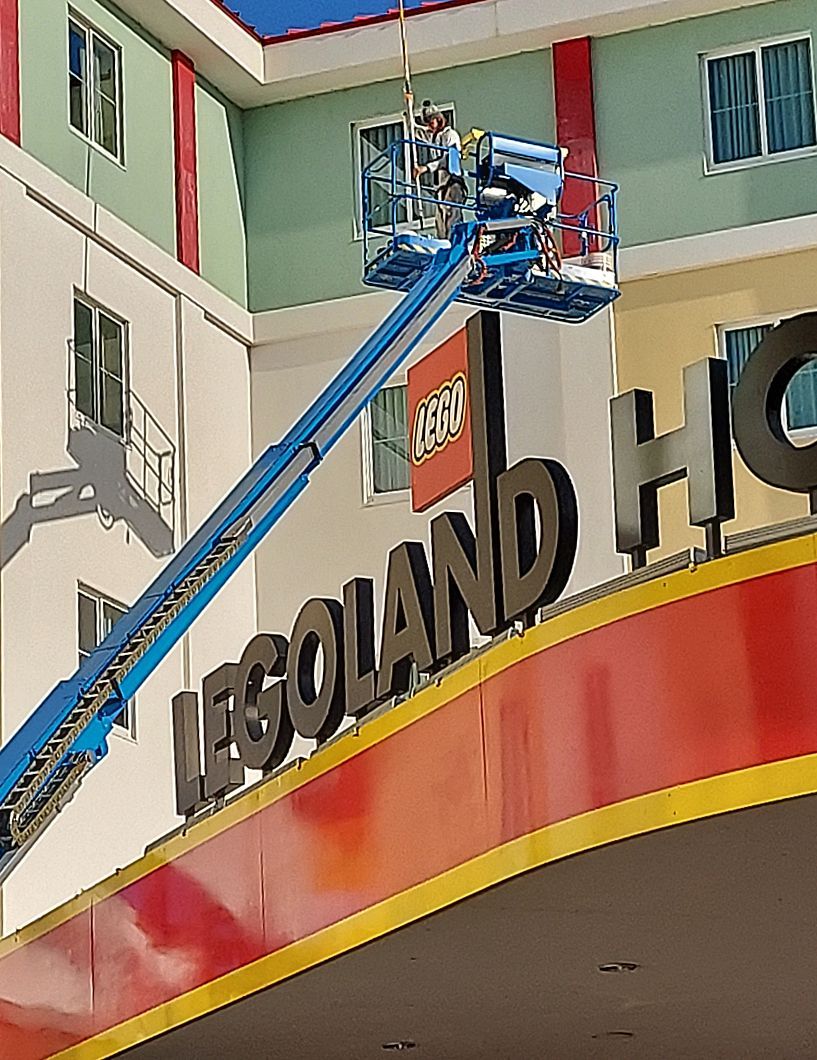 A large building with the word legoland on it