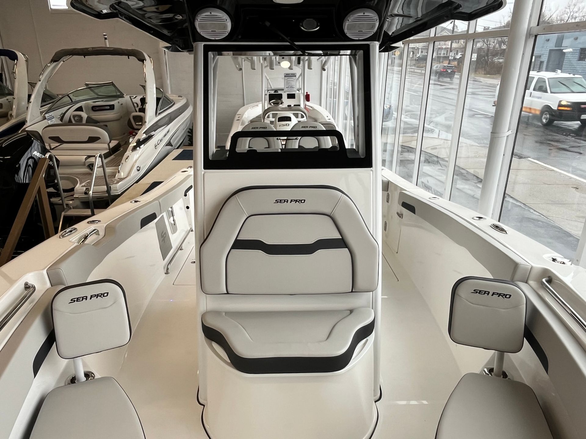 gray and black seat in the front of the boat