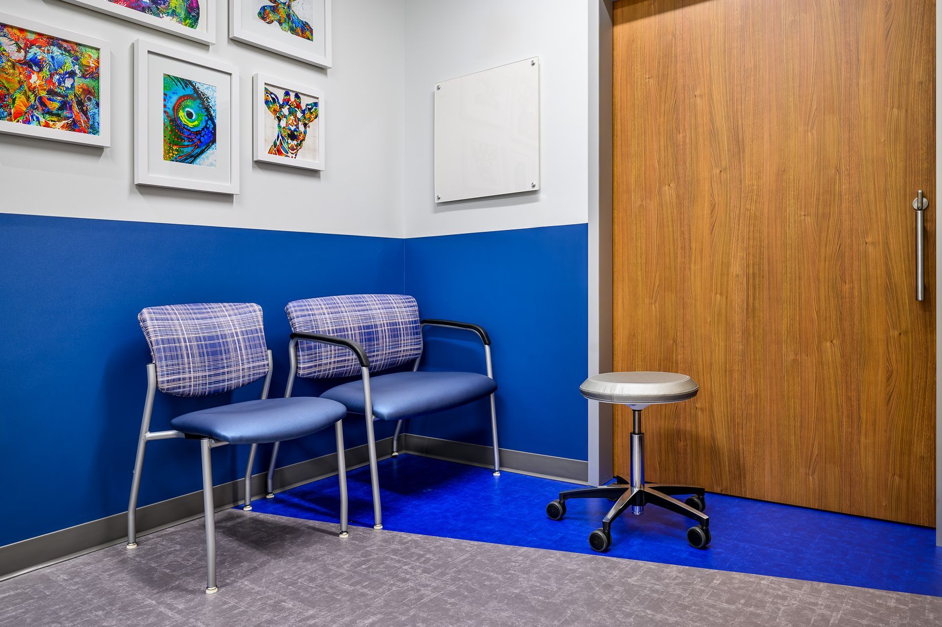 A small waiting area 