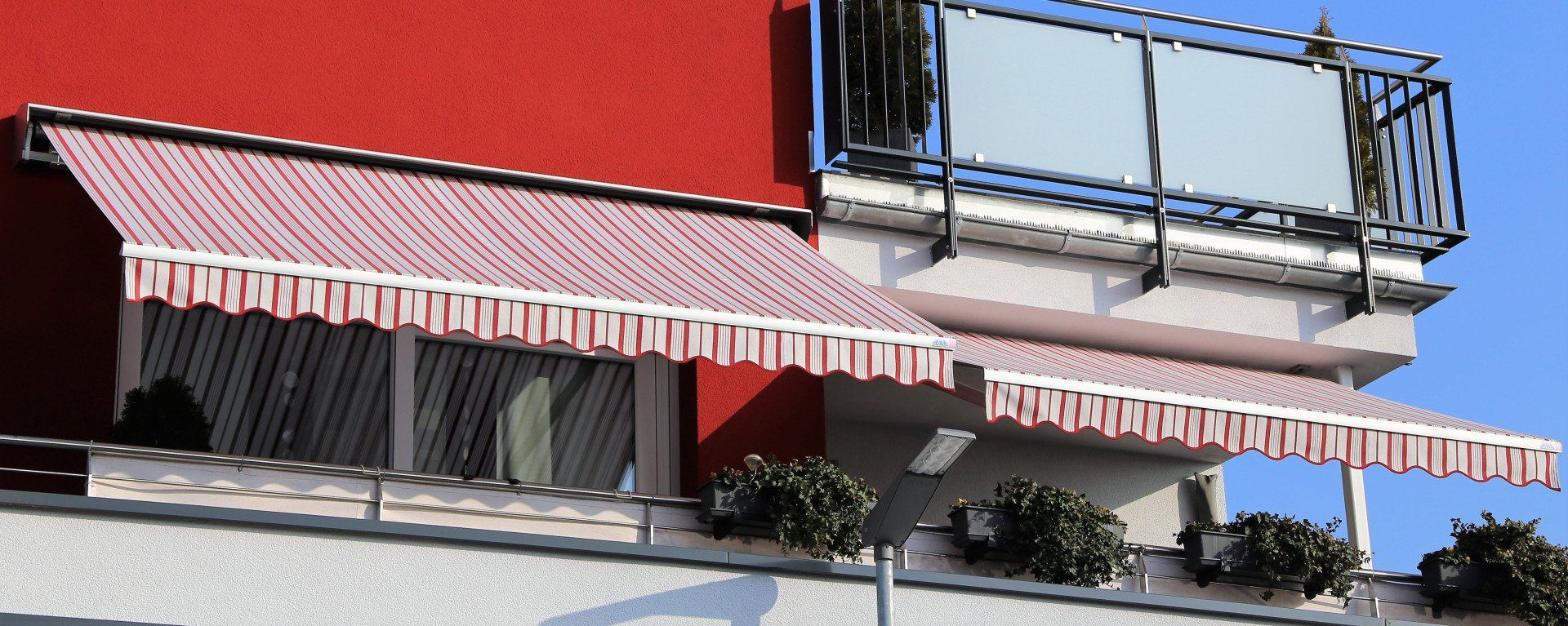 image of commercial outdoor shades