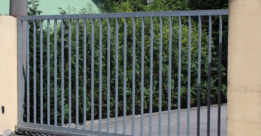 Remote control gate