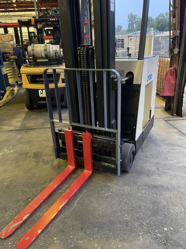 Used Crown SP320-5-30