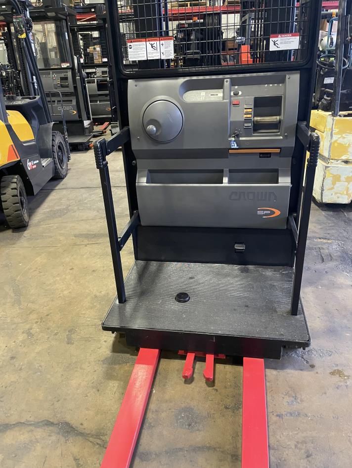 Used Crown SP3205-30