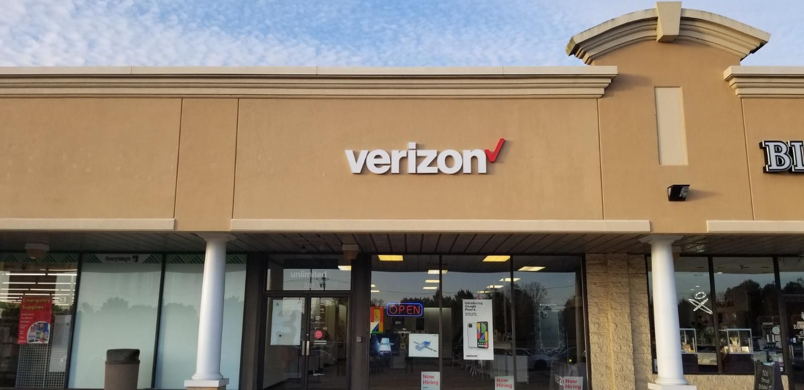 A Verizon store