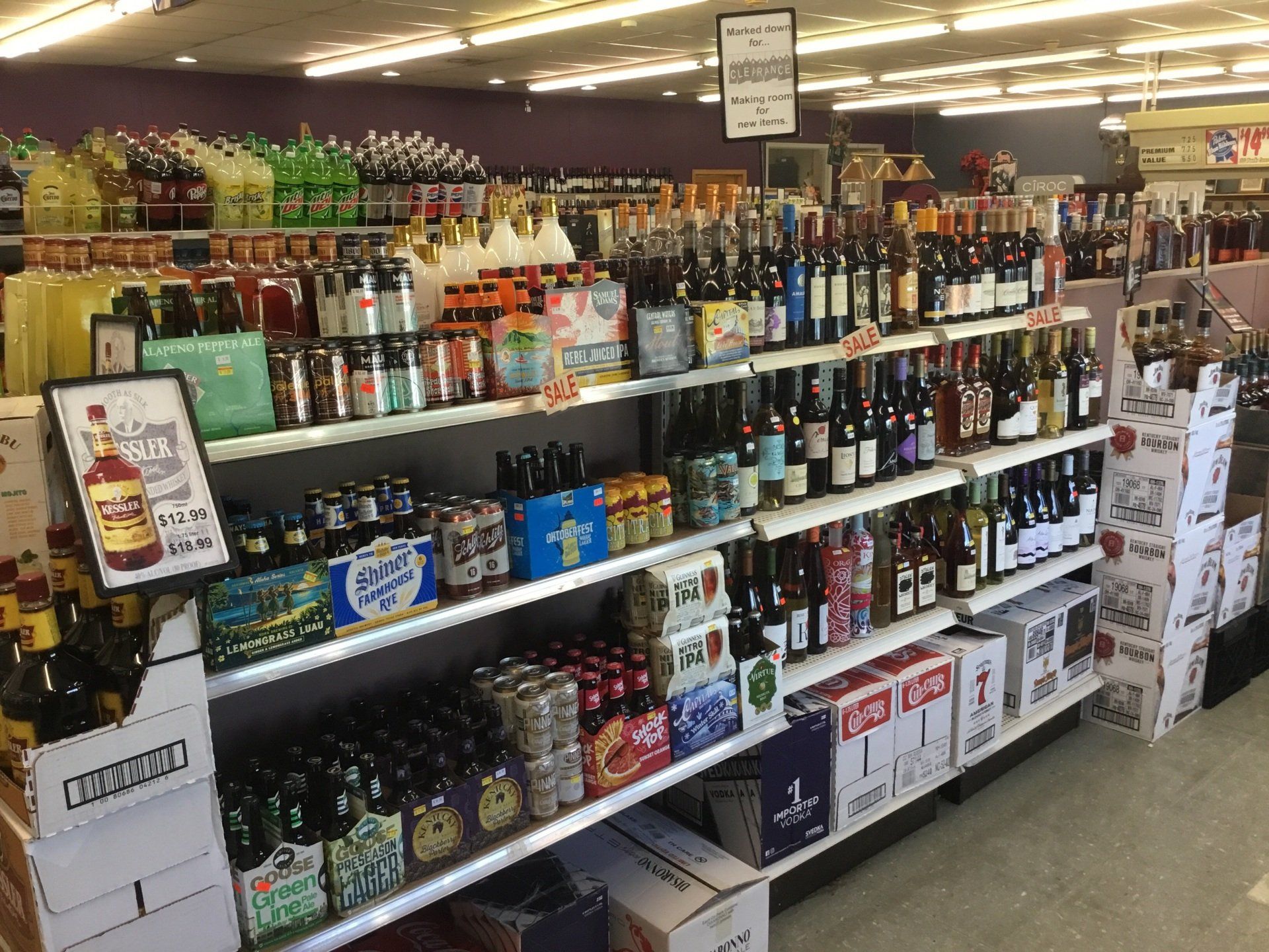 Liquor Stores | Freeport, IL | Royal Pub & Grill | 815-235-4015