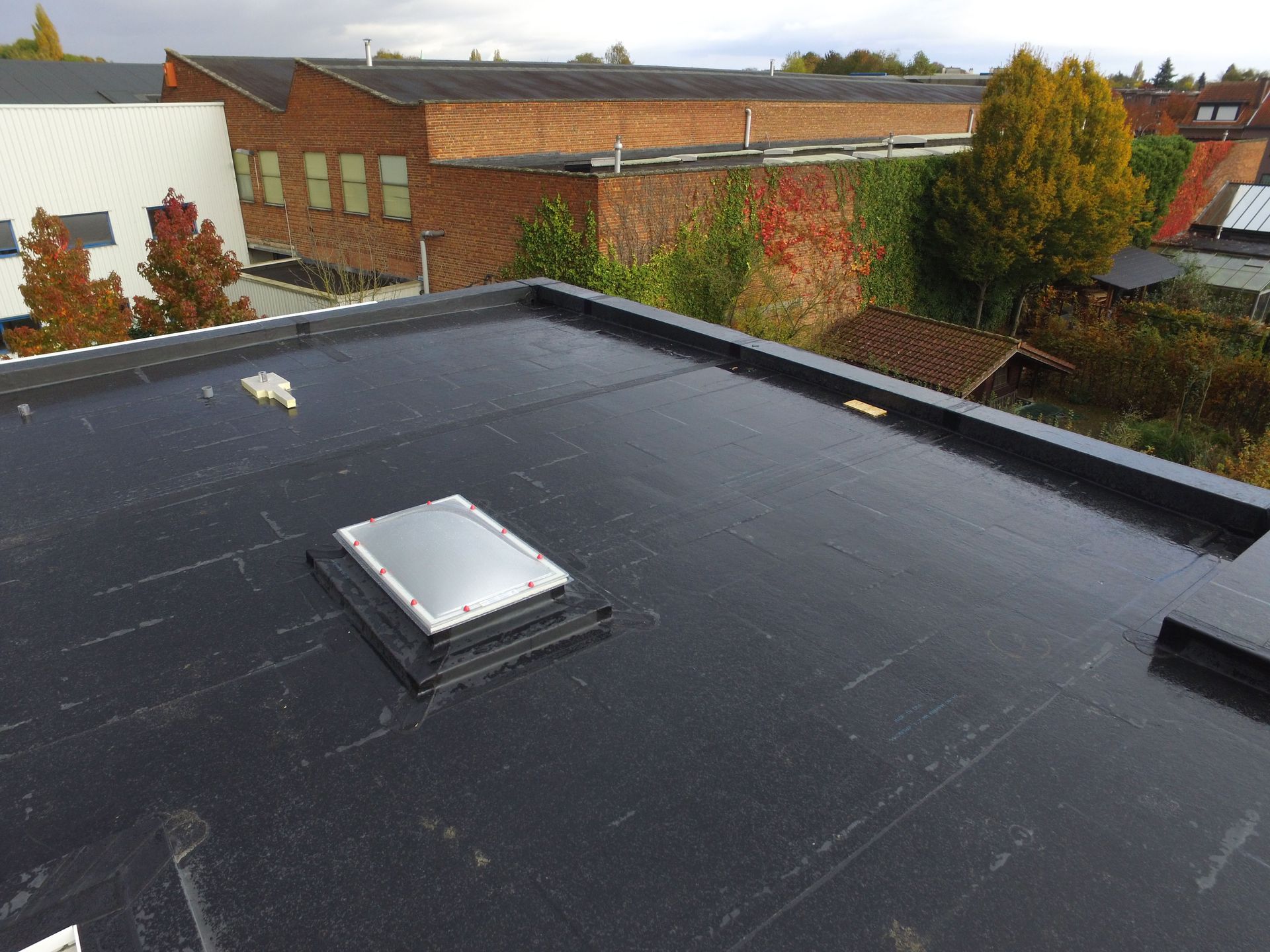 flat roofing company