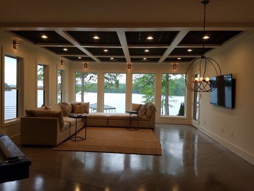 New home on Lake Keowee