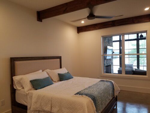 New home on Lake Keowee