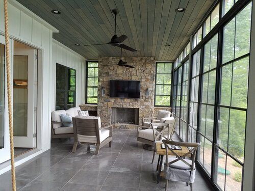 New home on Lake Keowee