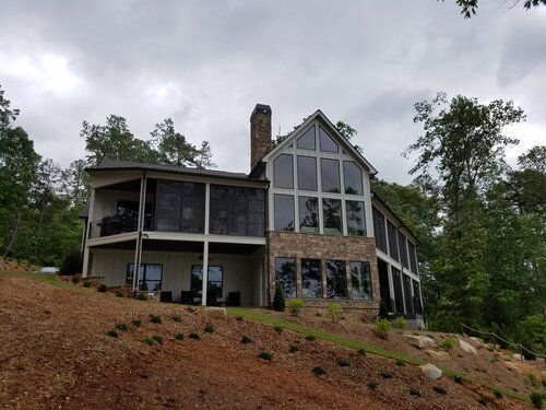 New home on Lake Keowee