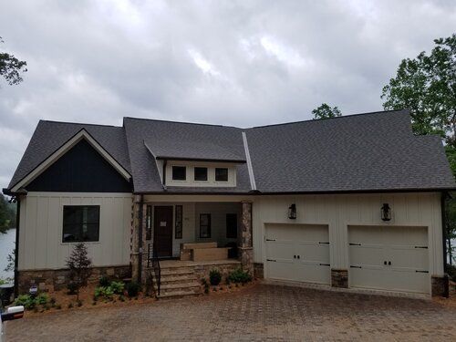 New home on Lake Keowee