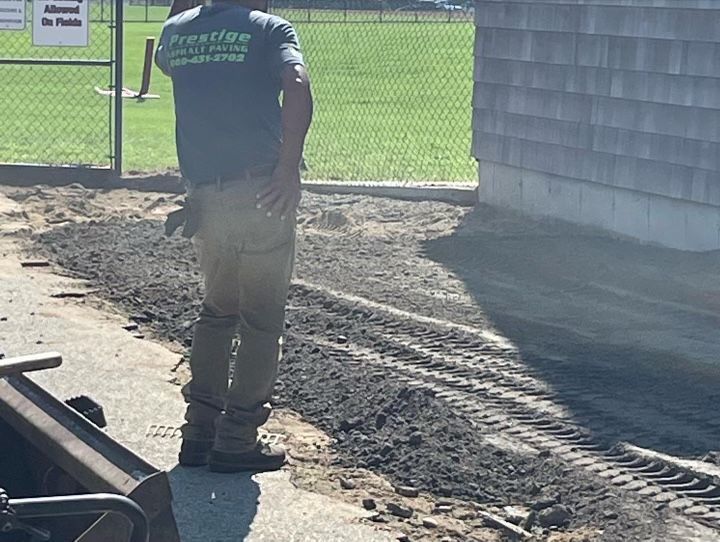 Asphalt paving service