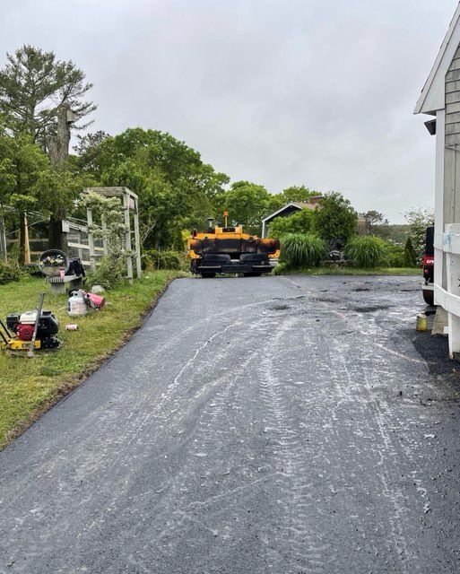 Asphalt paving service