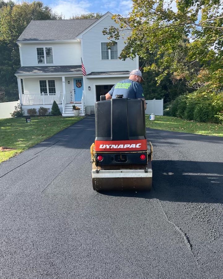 Asphalt paving service