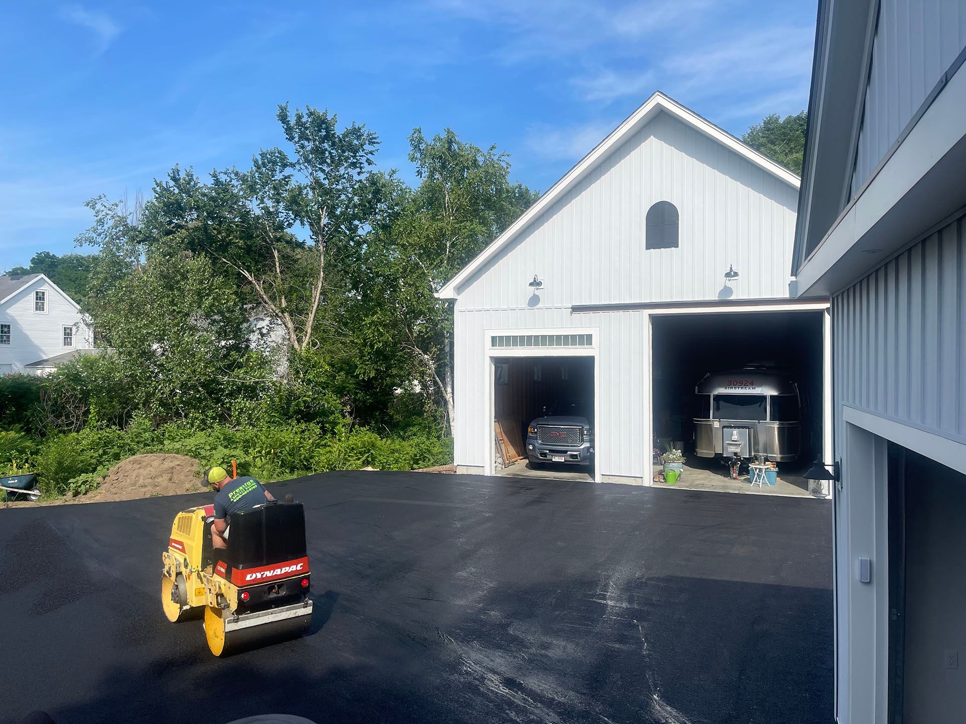 Asphalt paving service