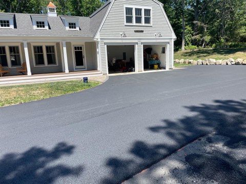 Asphalt paving service