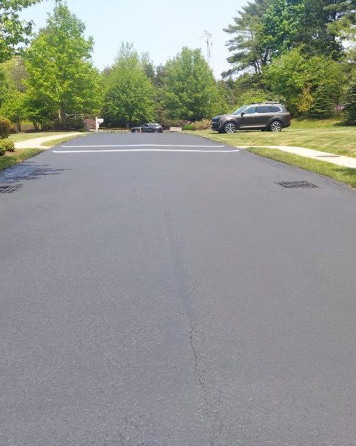 Asphalt paving service