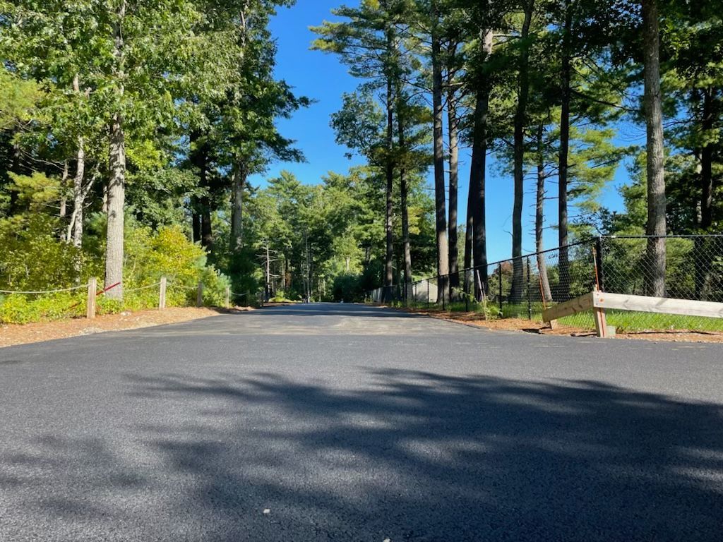 Asphalt paving service