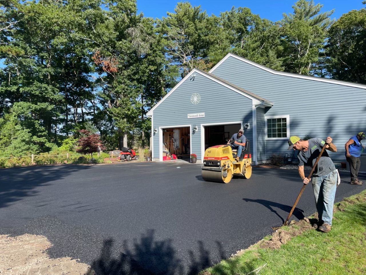 Asphalt paving service