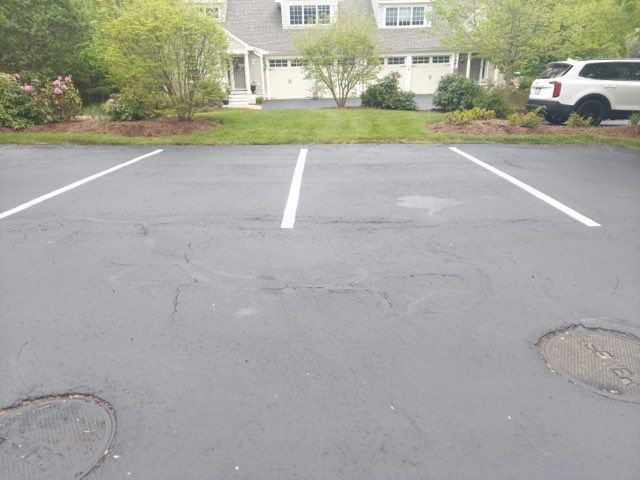 Asphalt paving service