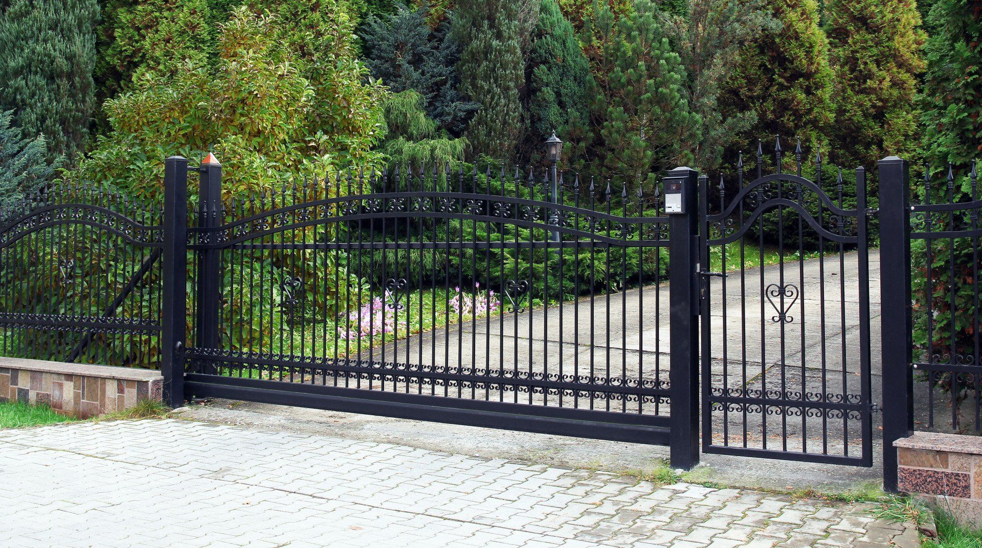 Residential security gate