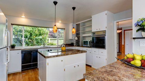 Kitchen remodeling service