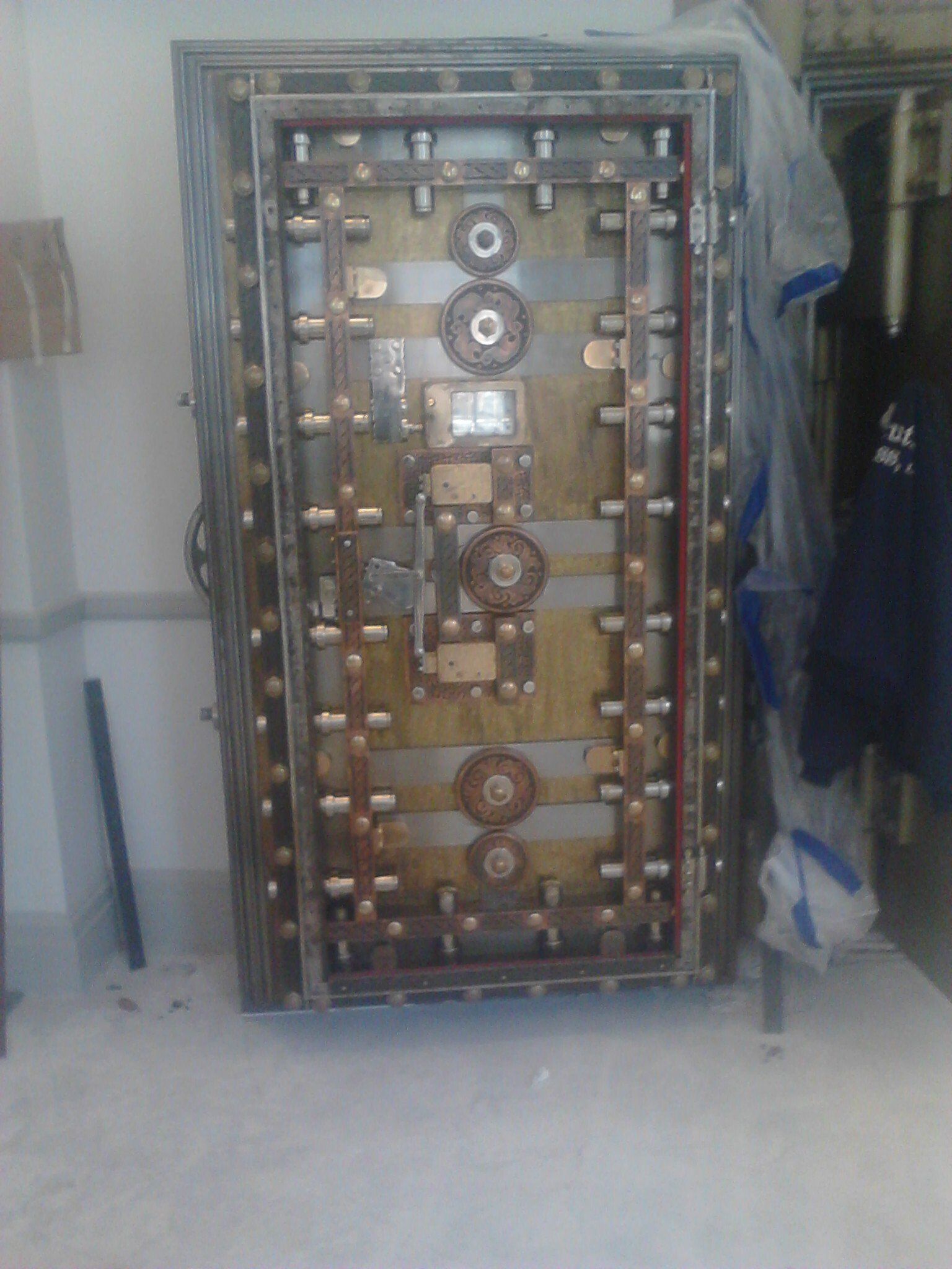 1800's safe with new safety glass