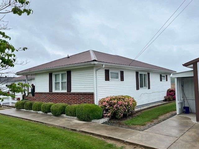 Brown Metal Roof installed on home in DE