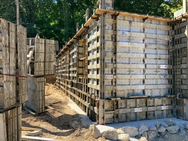 Construction of poured concrete walls
