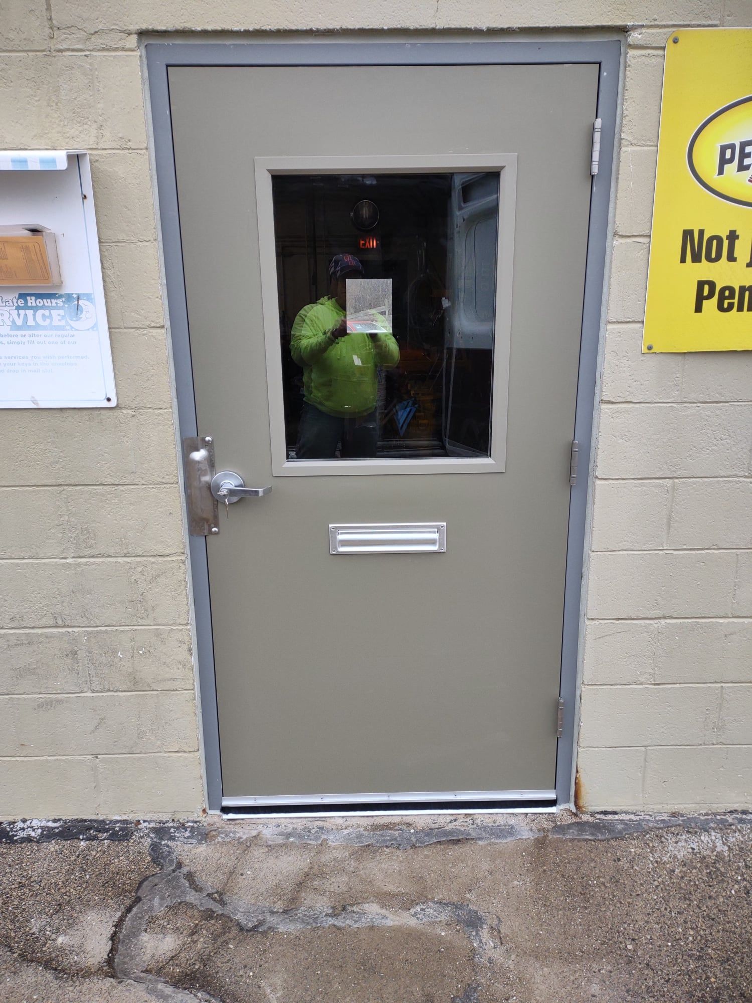 Commercial door