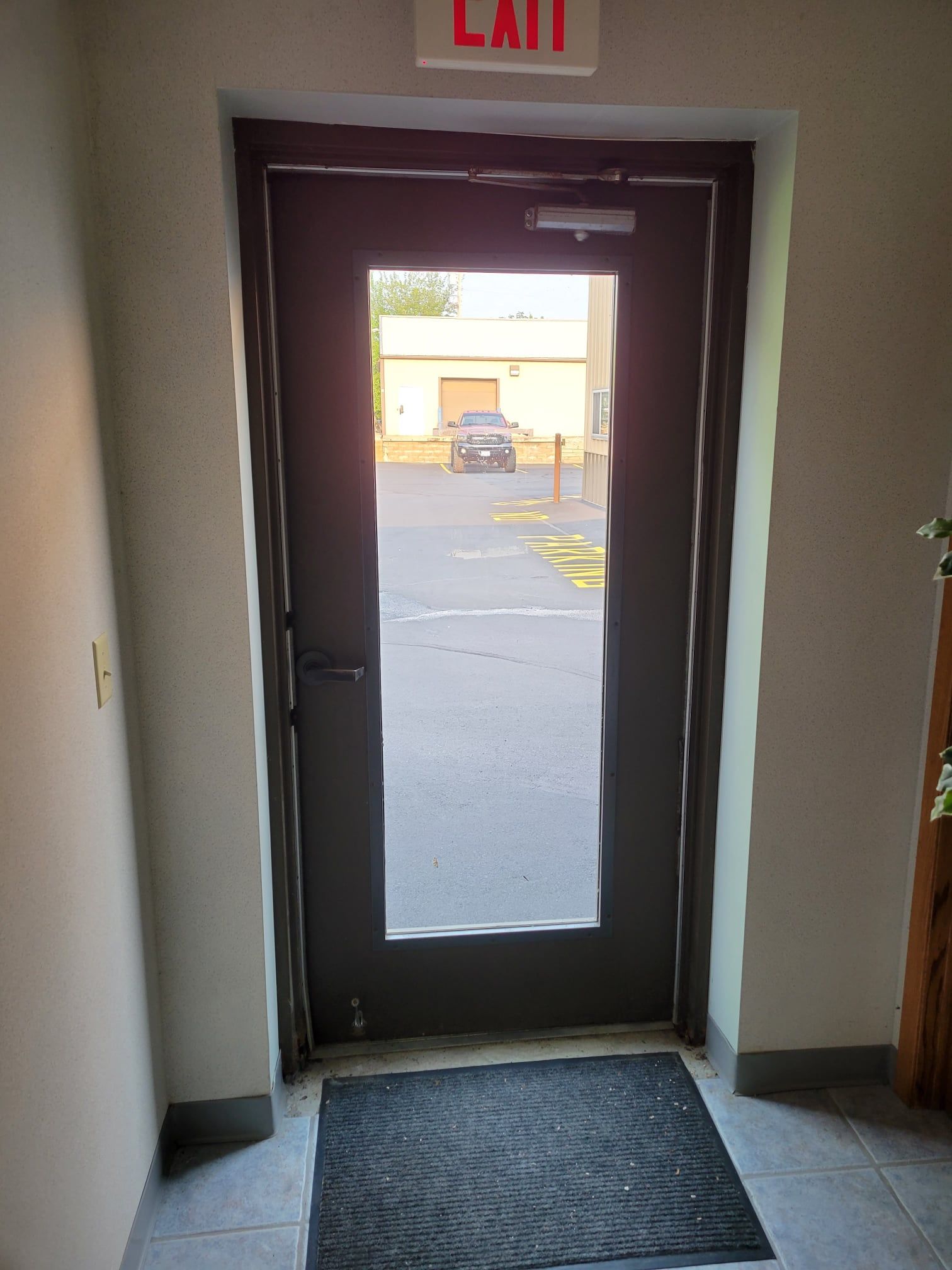 Commercial door
