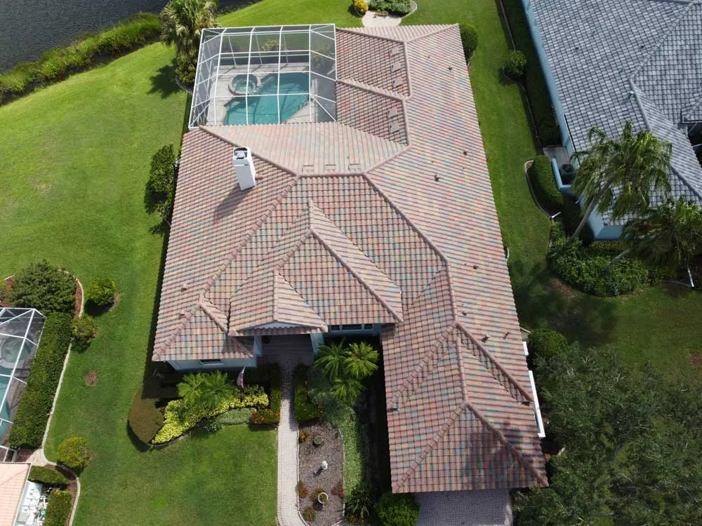 Tile roof with glass roof