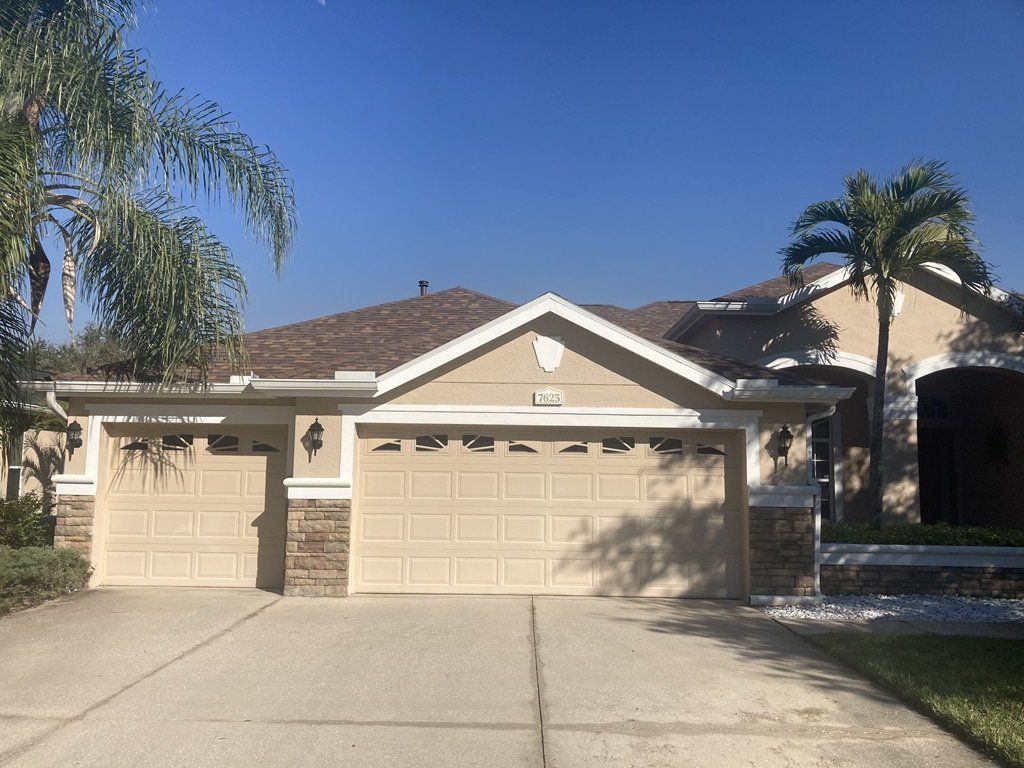 Lakewood Ranch Shingle Reroof Owens Corning  Color Sedona Canyon