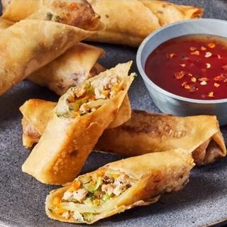 Pork spring rolls 