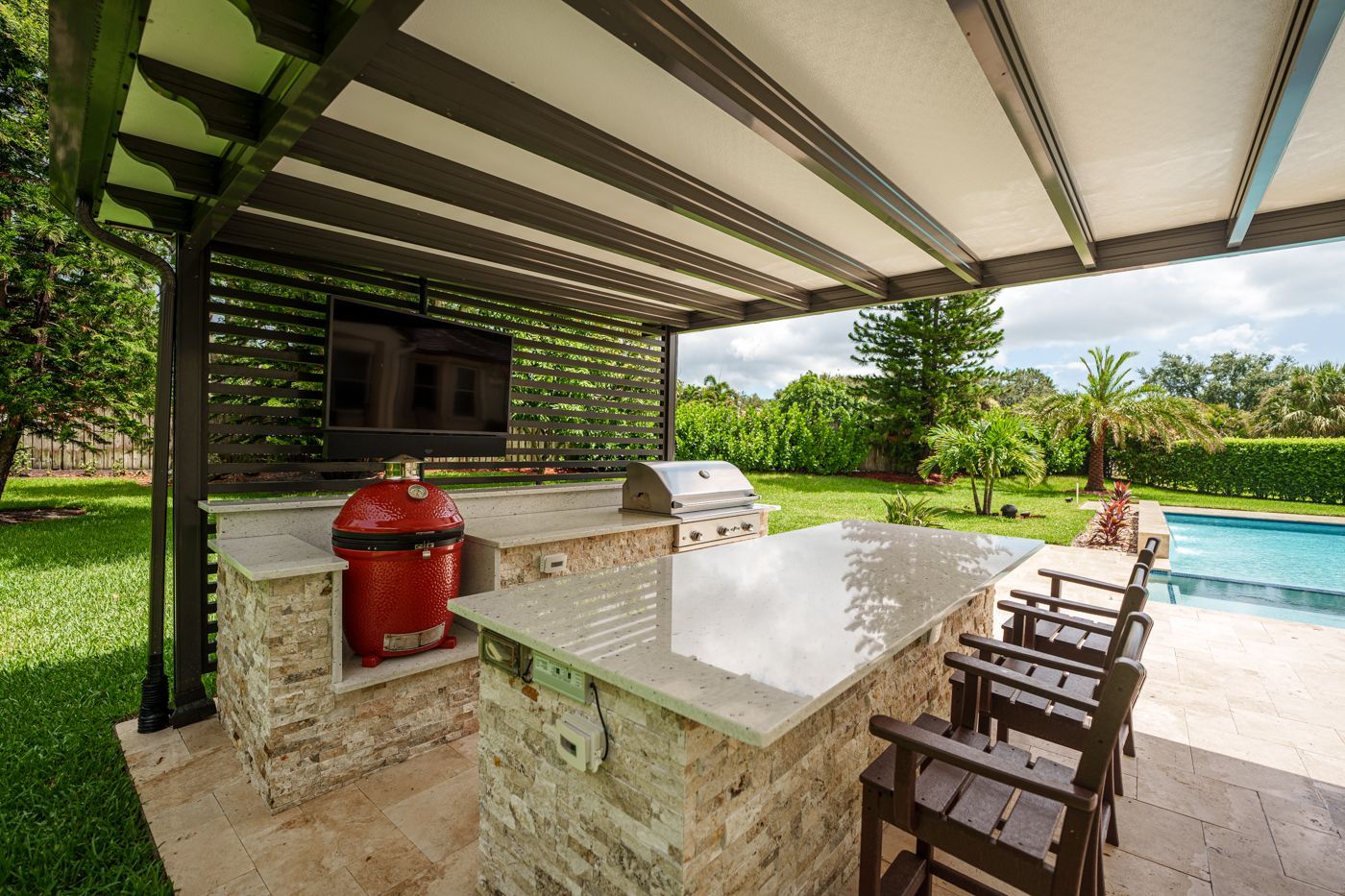 outdoor kitchen