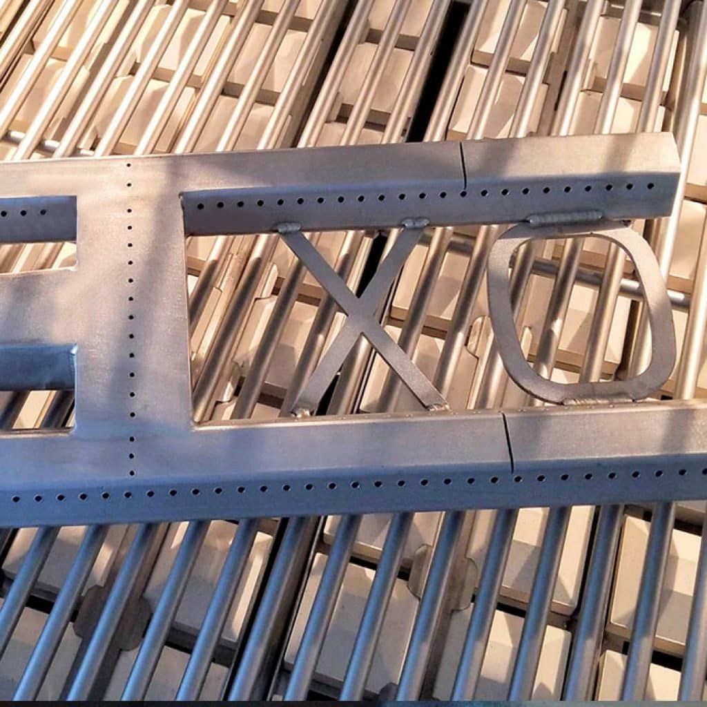 Metal structure with the letters “R X O” on a slatted rooftop background