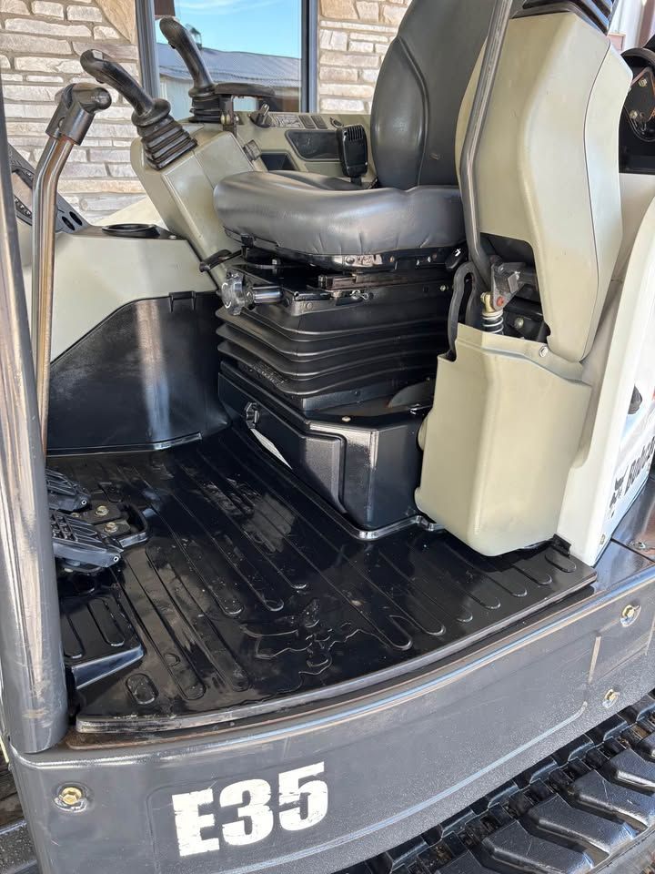 2017 angle blade bobcat e35 excavator