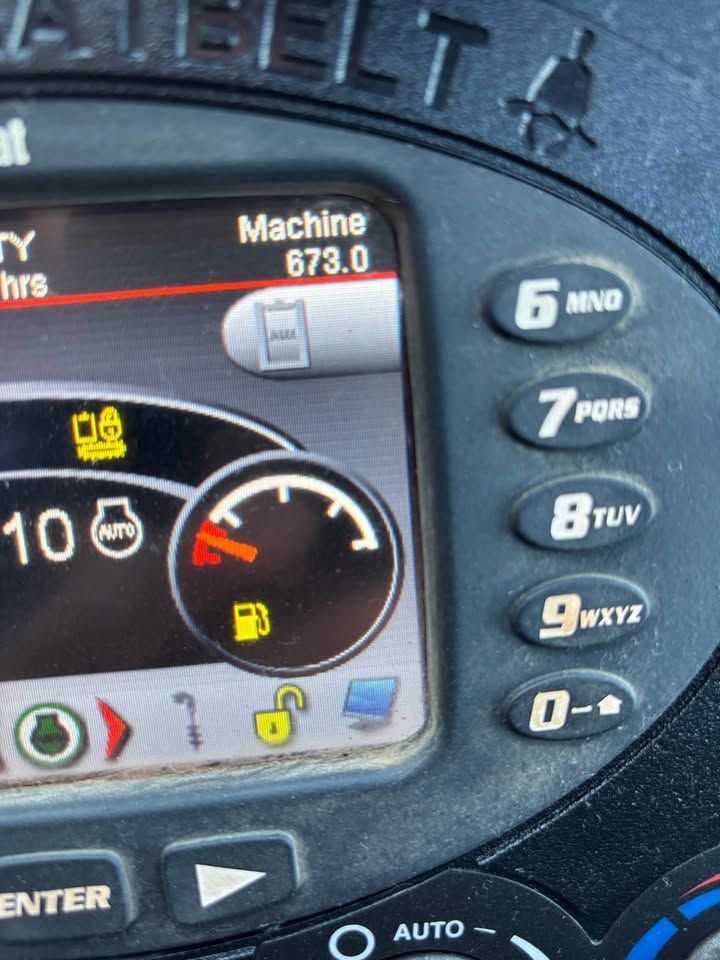 2019 672 hour bobcat excavator e35