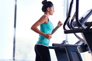 girl running in treadmill