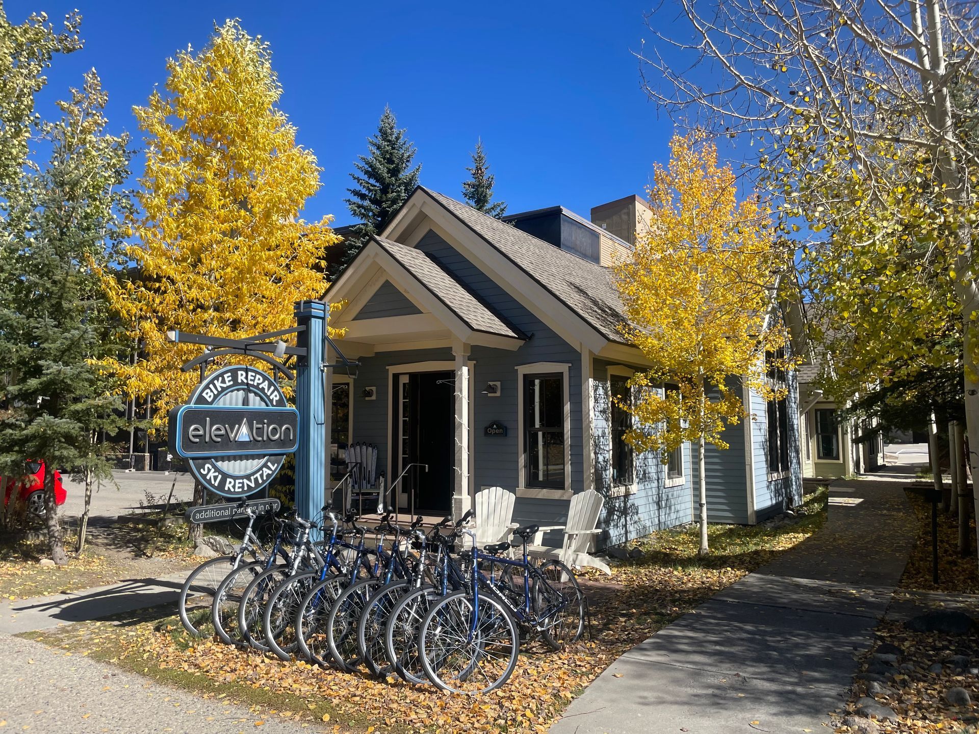 Bike rentals displayed outside of Elevation Ski & Bike in Breckenridge, CO.
