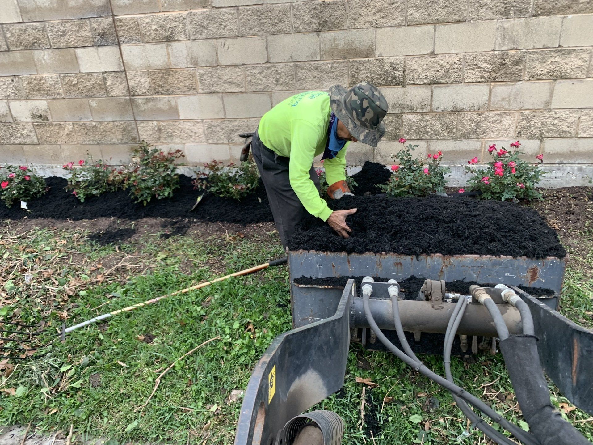 Full-Service Mulch | Stone Walkways | Conroe, TX